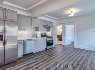 680 32nd St #2, Oakland, CA 94609