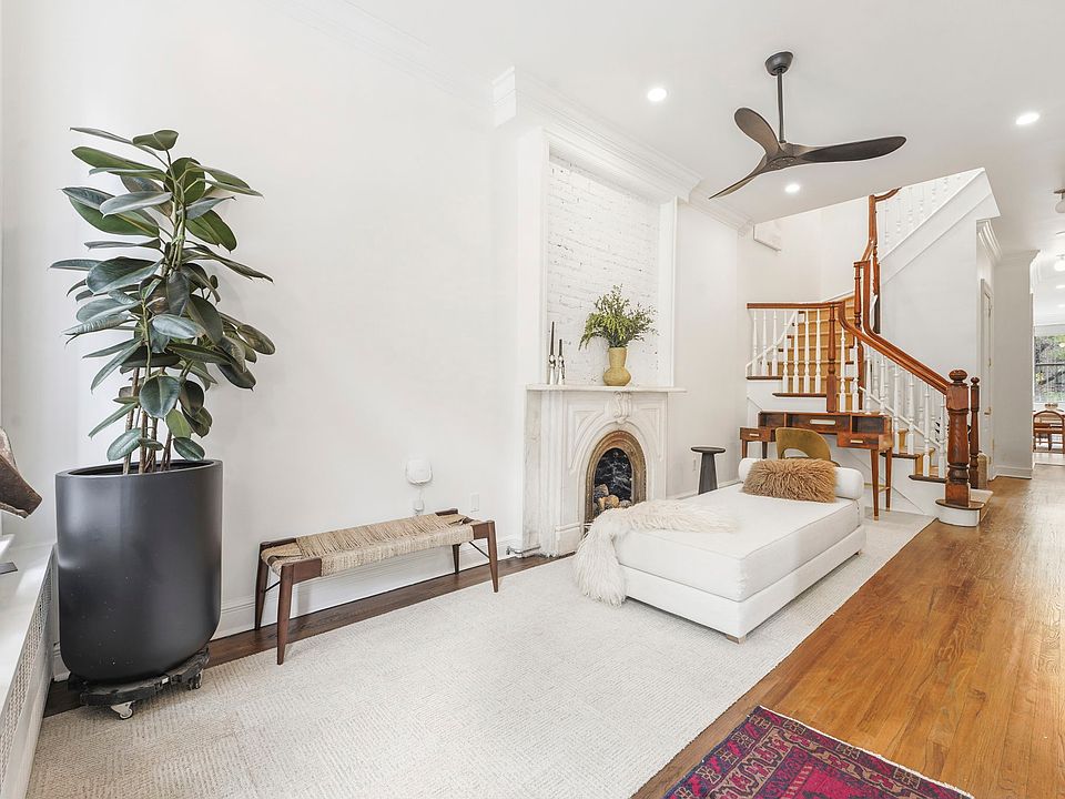1st image of 39 W 131st St #2