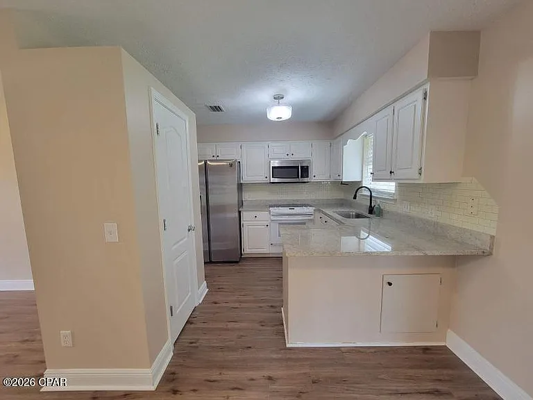 1504 Illinois Ave — Photo 7
