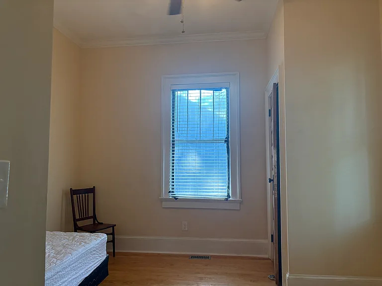 1337 Oak St SW — Photo 13