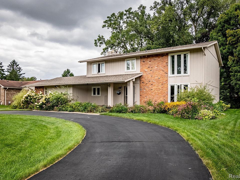 1st image of 29115 Lake Park Dr