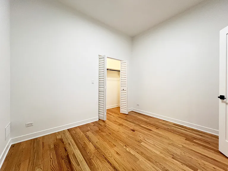 309 W Chicago Ave #302 — Photo 13