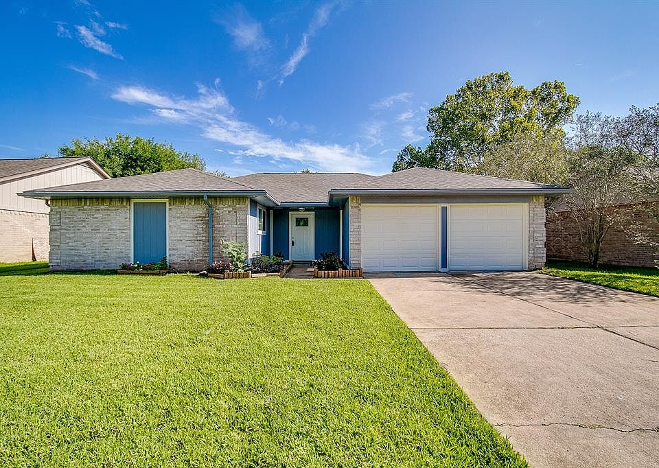 1st image of 15826 Thistledew Dr