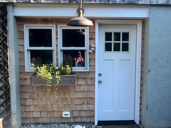 8 Jefferson St, Sandwich, MA 02563
