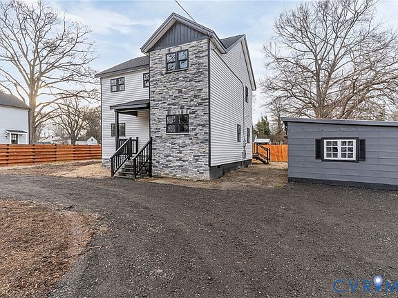 3rd image of 1952 Powell Rd