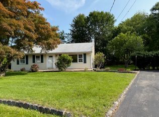 6 Laverty Ct, Succasunna, NJ 07876