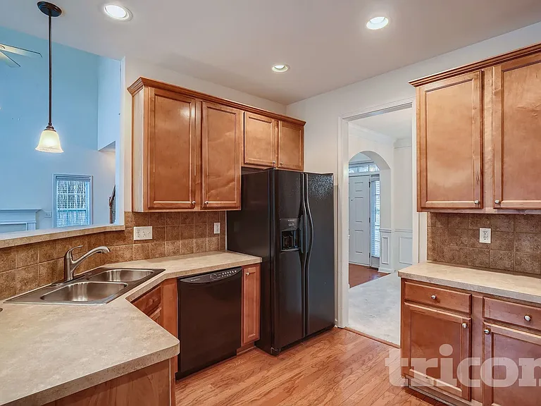 18 Parklin Trl — Photo 19