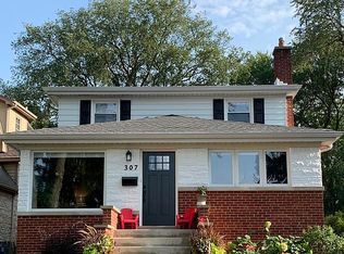 307 Park Ave, Clarendon Hills, IL 60514