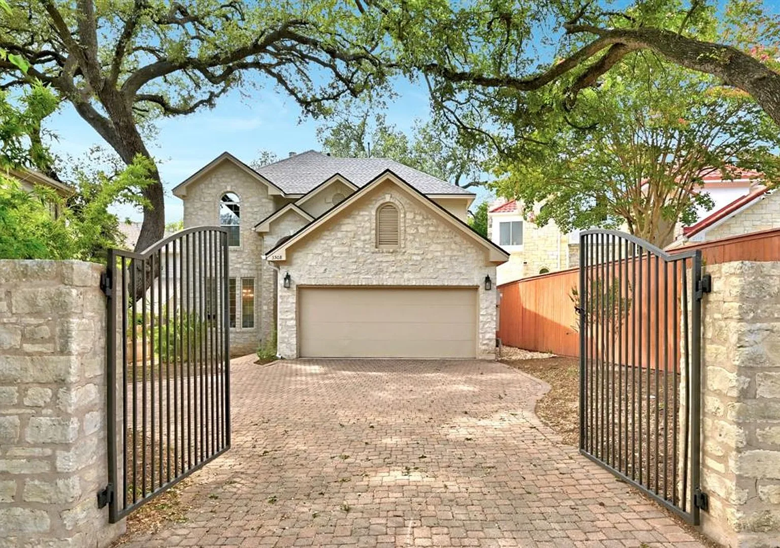 3508 Red River St - spacious 6 bed walking to UT for Aug 2028 — Photo 1
