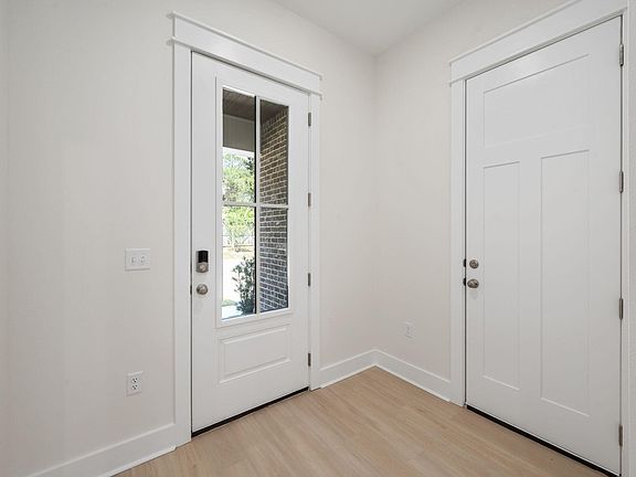 5th image of 37 Walton Way