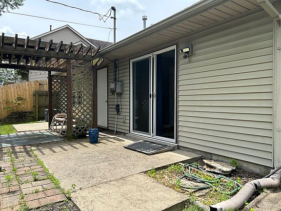 2nd image of 3828 McGarry Dr