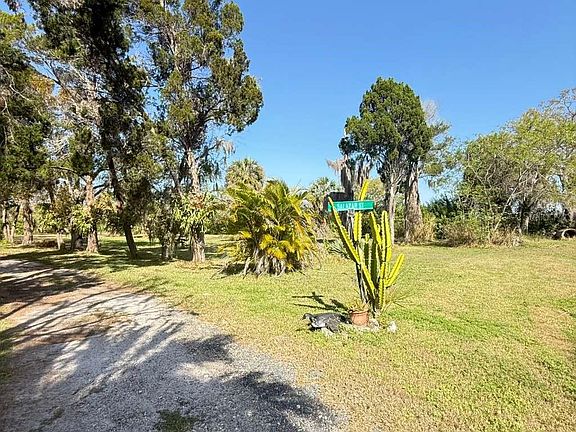 4th image of 4858 Troydale Rd