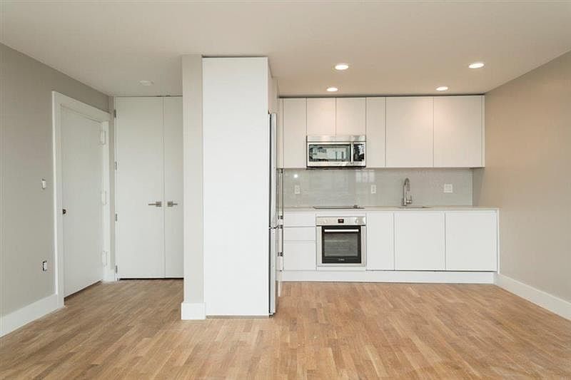 2nd image of 335 Harvard St #L11