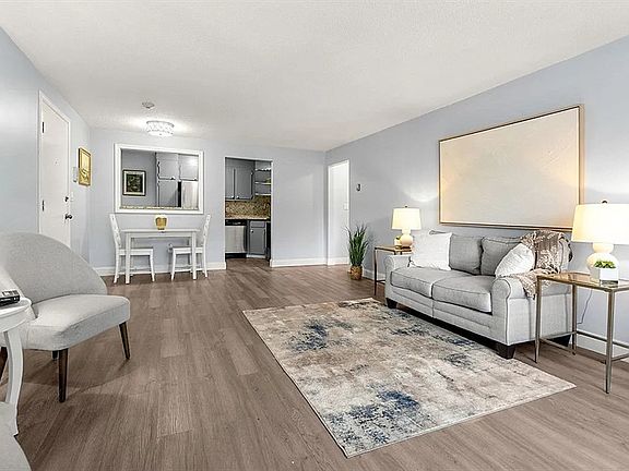 5th image of 5 Hallmark Gdns APT 7