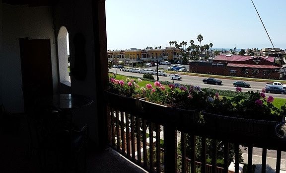 2nd image of 48 Palos Verdes Blvd