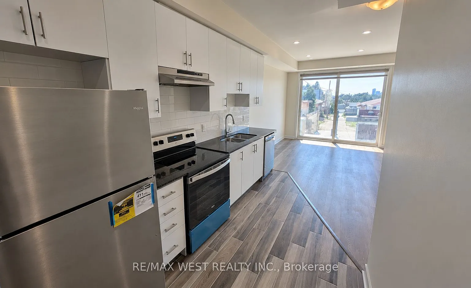 2 bed, $2,350 — Photo 2
