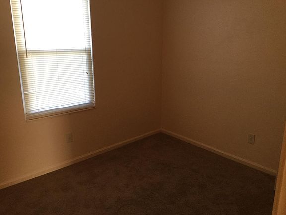 5th image of 820B Lexington St