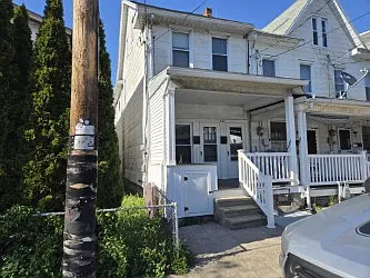 245 W Pine St #1 Photo 1