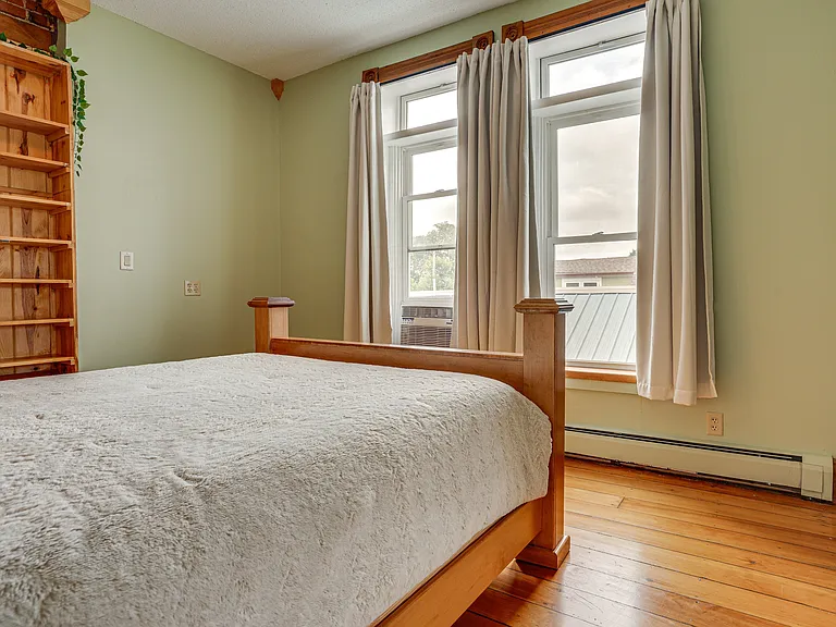 192 Charles Ave — Photo 19