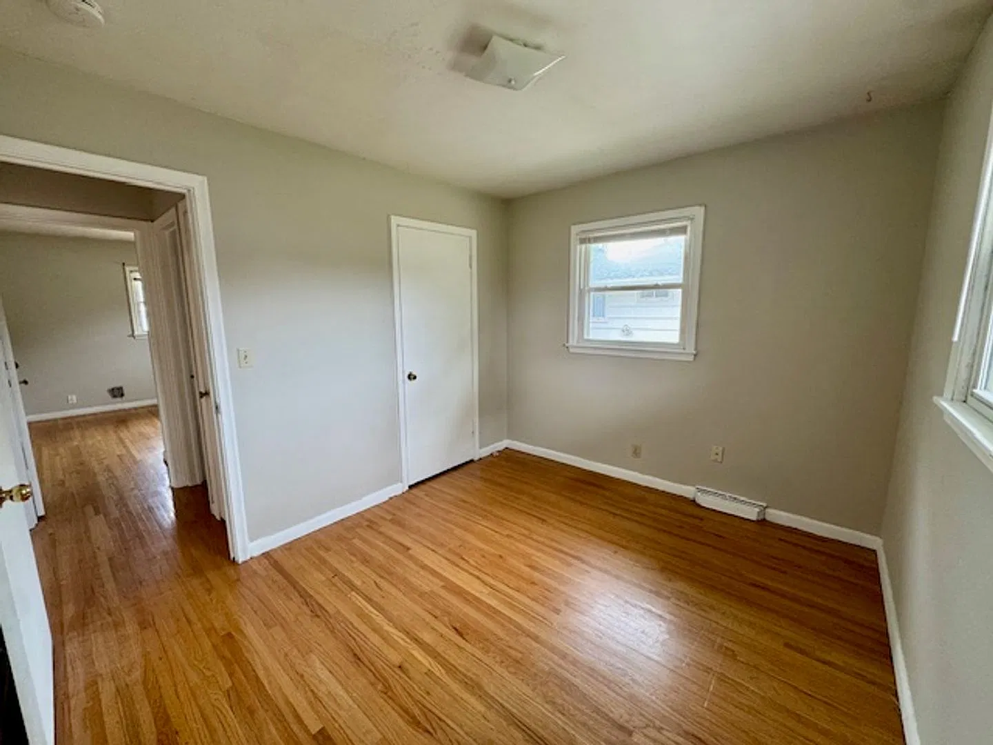 Hopkins Townhome for Rent — Photo 4