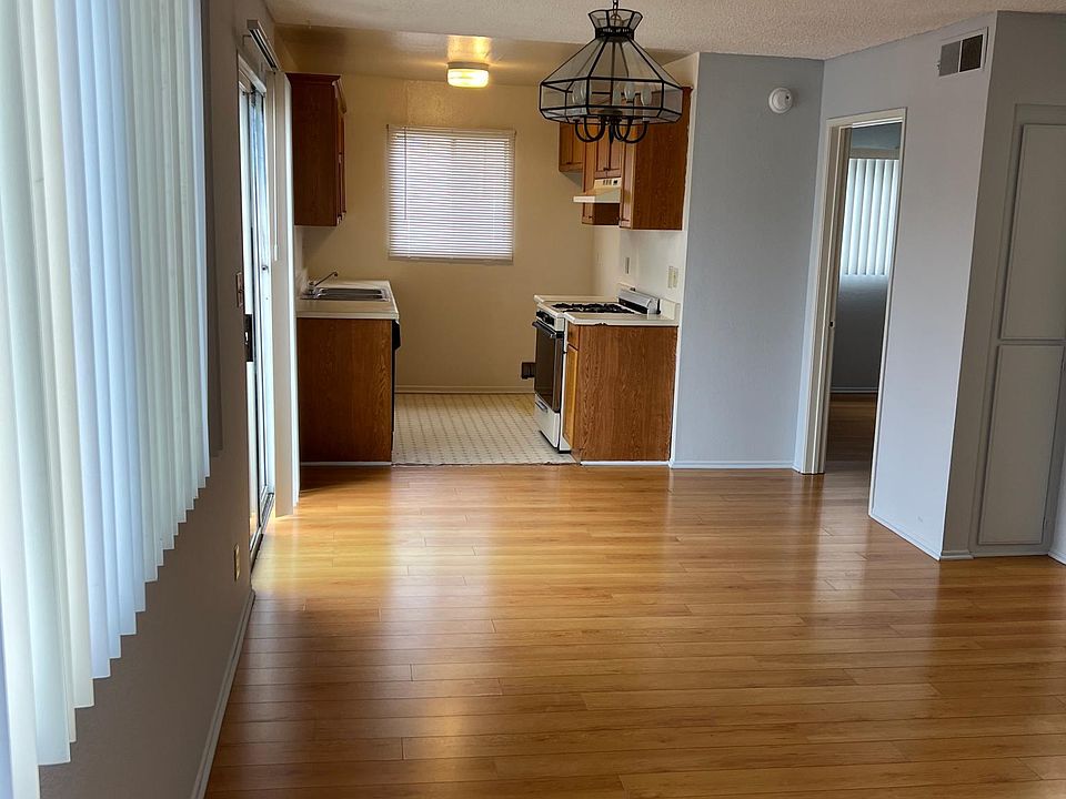1st image of 1227 N Orange Dr APT 305