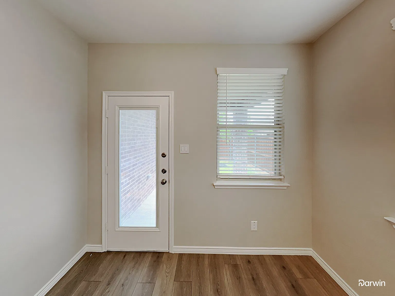 3 bed, 2.0 bath, 1523 sqft, $2,295 — Photo 3