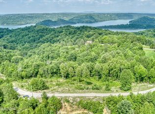 10-11 Stoney Point Rd, Byrdstown, TN 38549