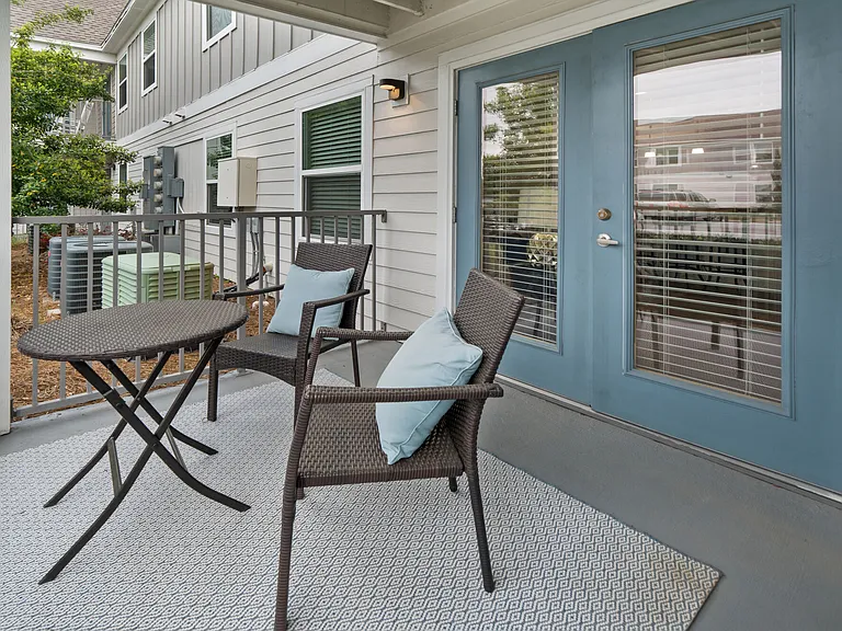 Stanford Pointe — Photo 8