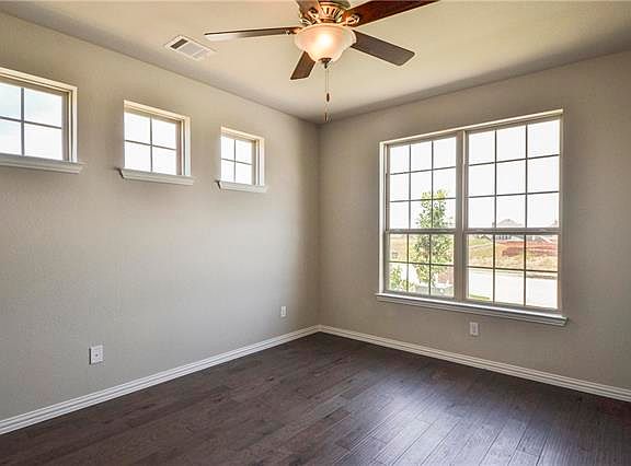 3rd image of 2640 Shadow Glen Dr