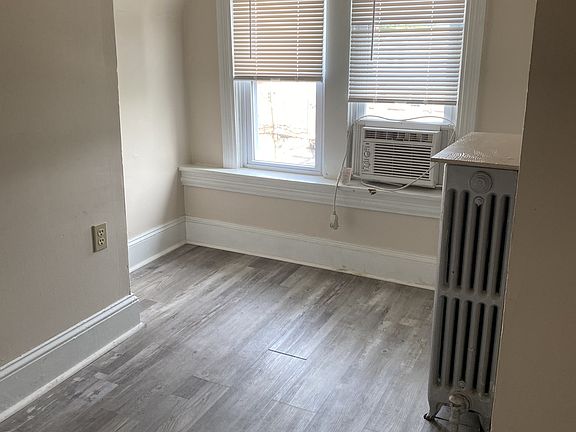 4th image of 2 N Wells Ave #5