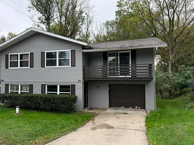 3807 & 3811 Edgepark Dr #3811