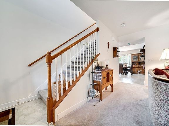 5th image of 1016 Chelsea Dr