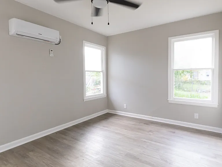 4609 Moravian Dr — Photo 5