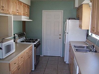 2nd image of 10320 Malaguena Ln NE