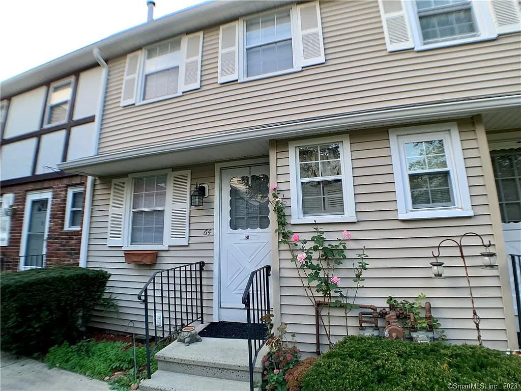 2 bed, 1.5 bath, 1414 sqft, $2,300 — Photo 1