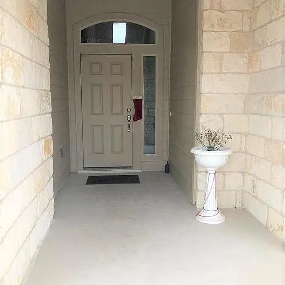 1925 Alvarado Dr — Photo 3