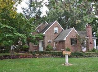 8 S Main St, Jacobus, PA 17407