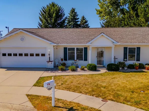 20 Cobblestone Blvd, Gas City, IN 46933