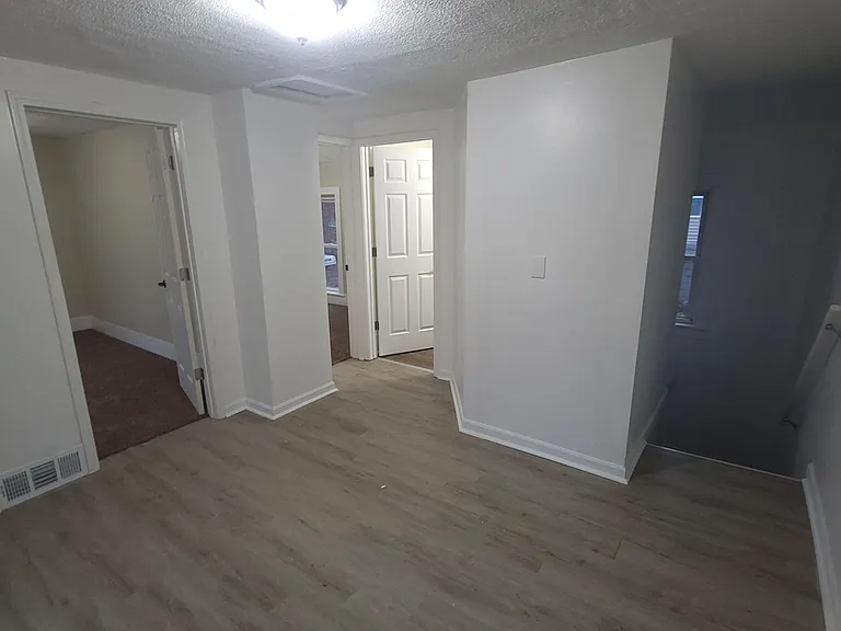 189 E Walnut St #1 — Photo 12