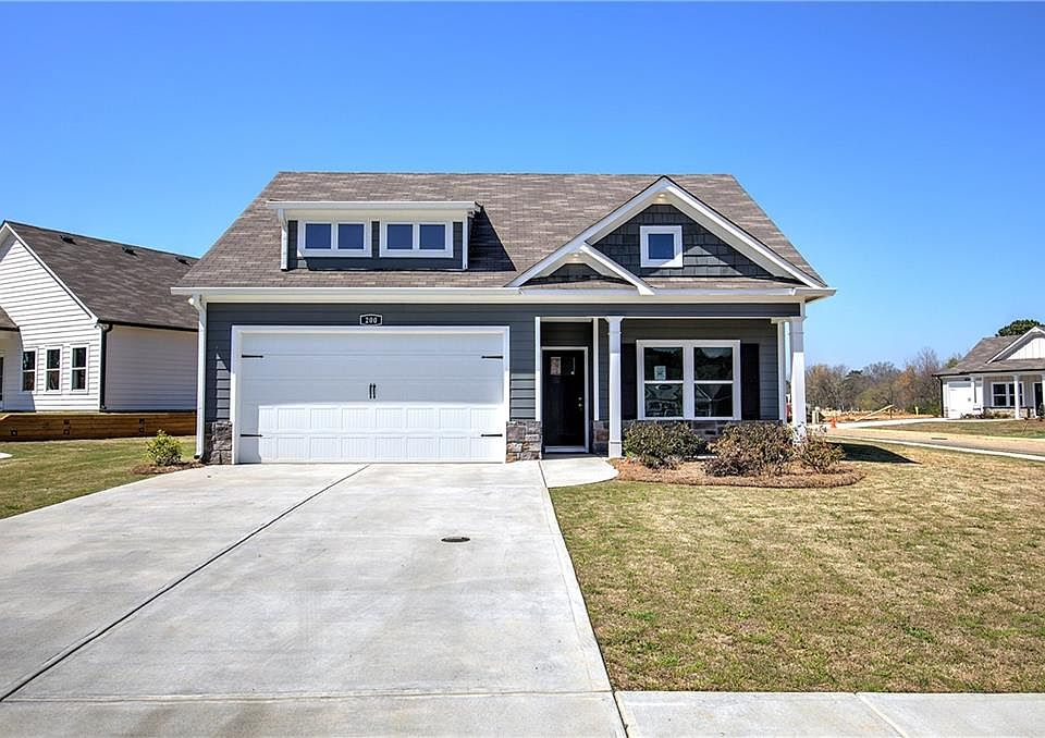 1st image of 200 Daisy Ct