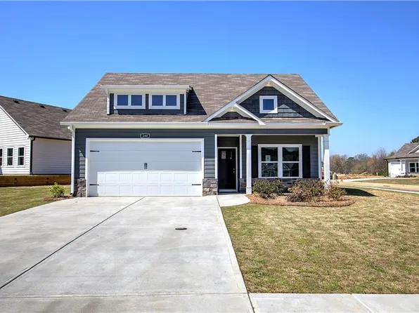 200 Daisy Ct, Cartersville, GA 30121