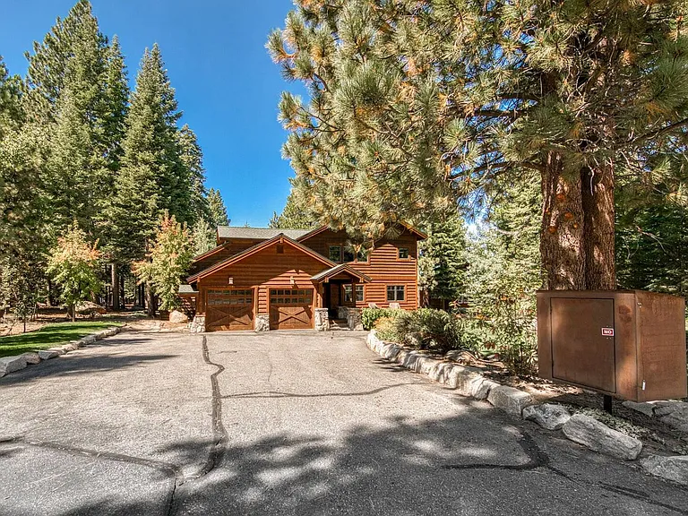 11570 Stillwater Ct — Photo 46