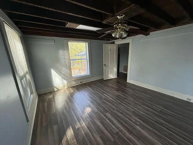 216 S 6th St #5 — Photo 4