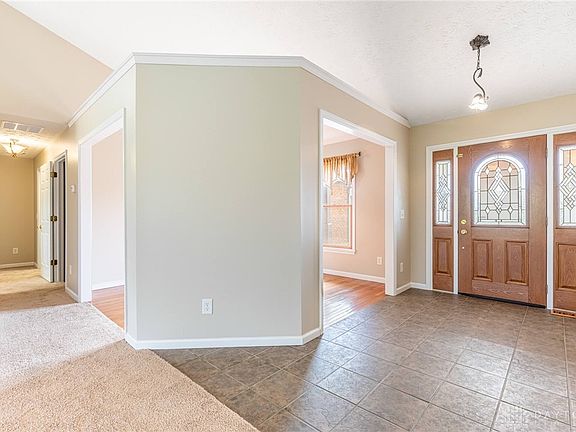 3rd image of 337 Fitzooth Ct