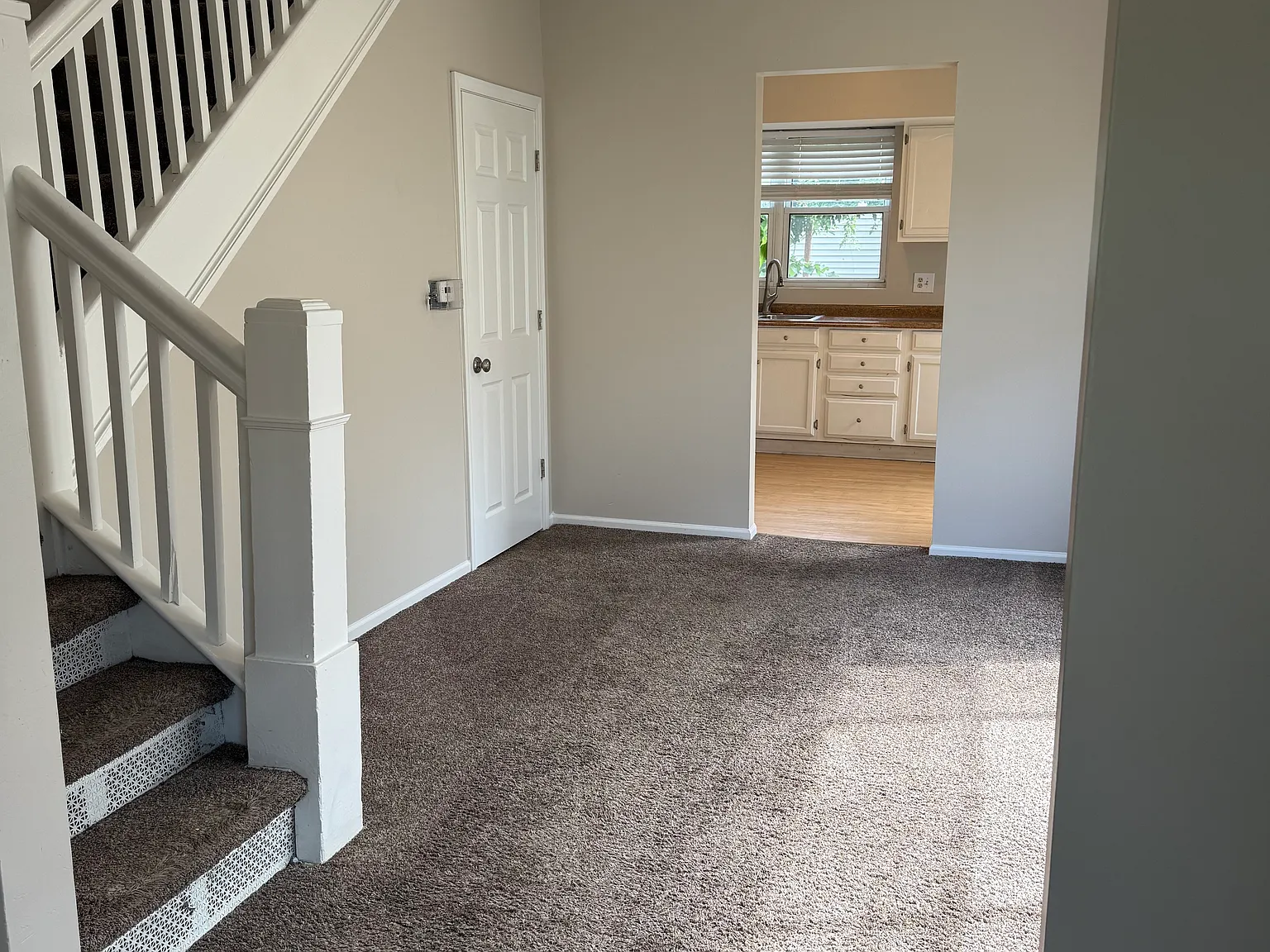 2 bed, 800 sqft, $1,200 — Photo 4