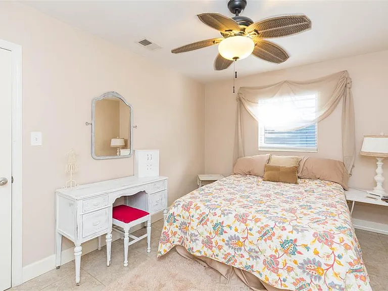 4206 W Wisconsin Ave — Photo 27