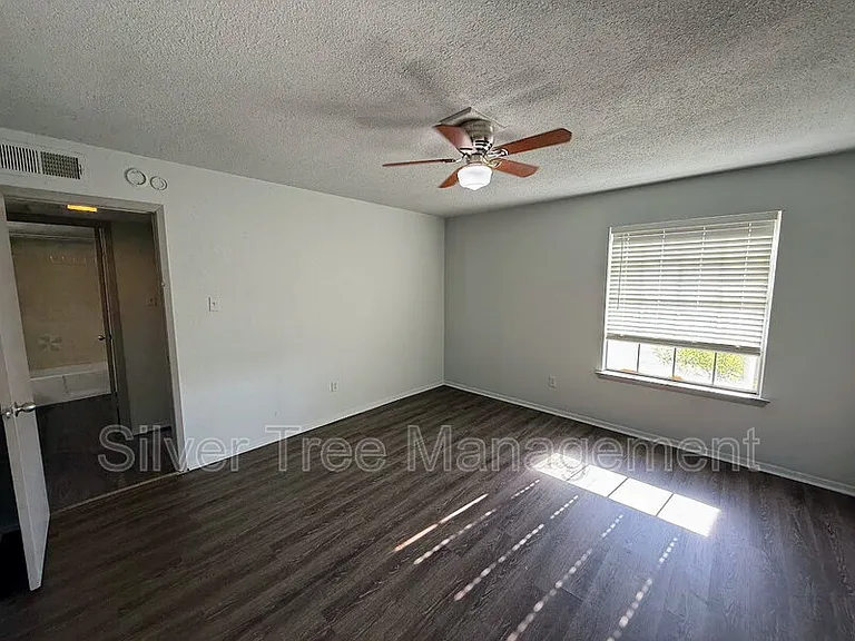 4820 Wellesley Ave #A — Photo 20