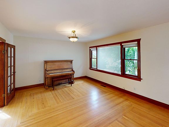 5th image of 5007 Raymond Pl