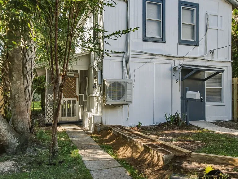 215 Live Oak Ave #1 — Photo 2