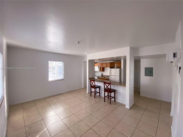 7130 Rue Versailles APT 11